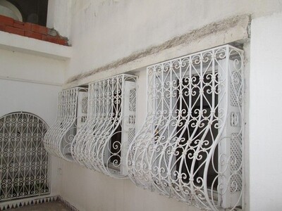 Studio en la gare de Hammamet