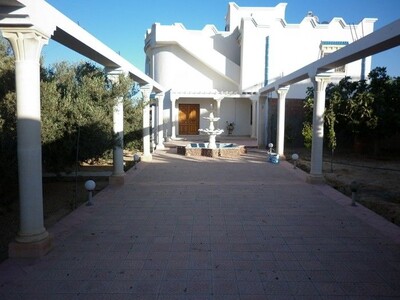AV Une superbe villa de campagne à Hammamet