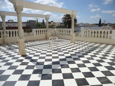 House with floor for sale in chott meriem