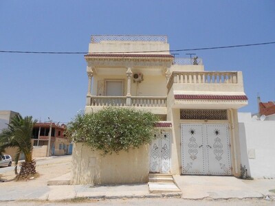 AV une belle maison pas loin hammamet