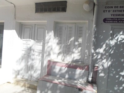 AV un petit triplex au plein centre ville hammamet