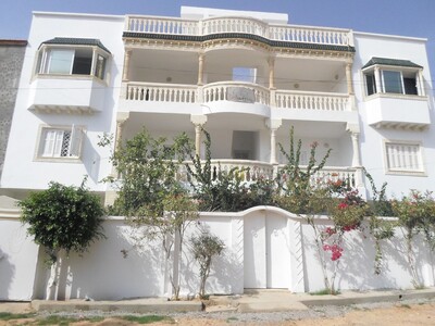 AL un rez de jardin à 2 pas de la mer à hammamet