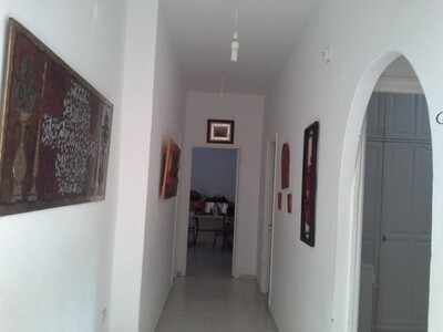 A louer un appartement S+3 semi meublé avec parking