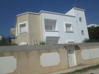 Maison au RDC en face rond point sultan