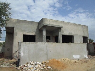 AV maison inachevé avec studio sur terrain 205m à hammamet