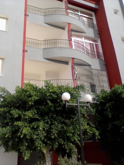Coquet appartementement with large terrace
