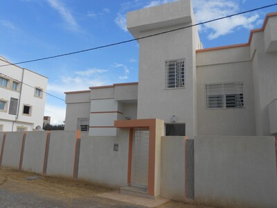 al bel appartement non meublé et neuf à nabeul