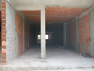 bonne affaire local 200 sur la route principale à kantaoui