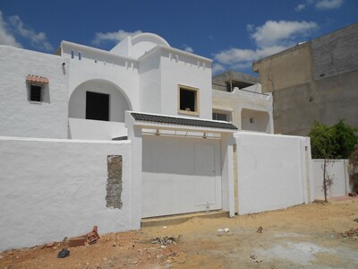 AV un beau duplex inachevé à hammamet nord