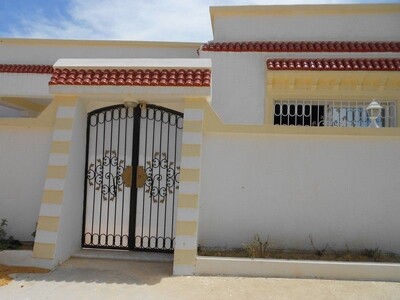 Av villa haut standing à 2 pas de hammamet