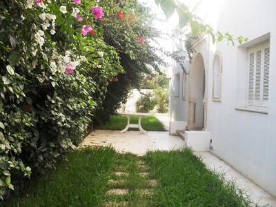 Villa furnished with garden and shed car