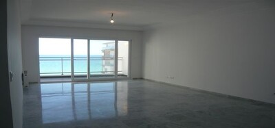 bel appartement vue mer et piscine