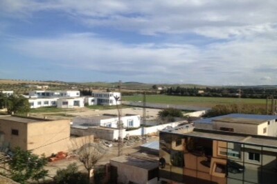 Un grand entrepôt à usage usine aussi à Mornaguia