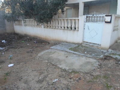 AV maison arabe avec grand terrain prix interessant