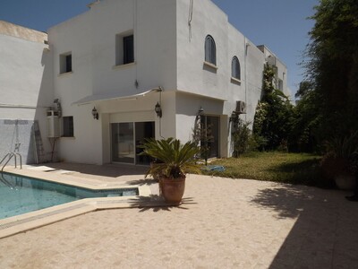 Beautiful furnished master at the Golden Tulip Gammarth villa