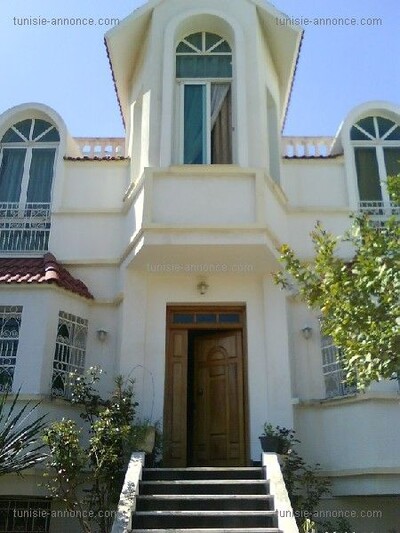 Villa deux étages meublés avec un sous sol