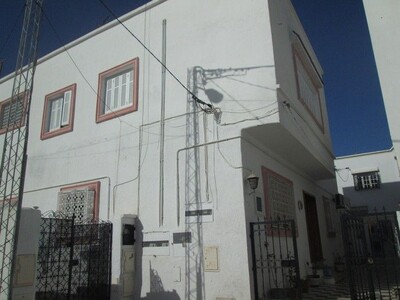 Un affaire maison plus 2 appartements à Hammamet