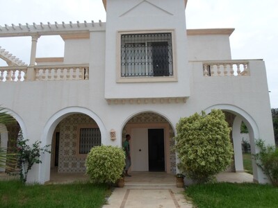 Location vaste villa style américain à Hammamet