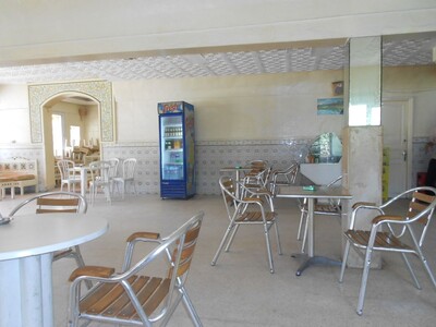 AL café dans une zone trés annimée