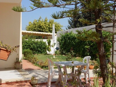 for sale beautiful villa with agriable and large garden in hammamet