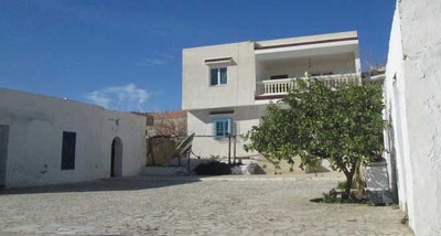 AV Villa de campagne avec courette vue de mer