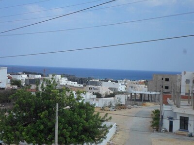AV maison avec une vue dégagée sur la mer à hammamet