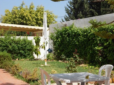 for sale villa with beautiful, large garden in hammamet