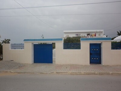 AV maison avec appartement s+2 à Hammamet