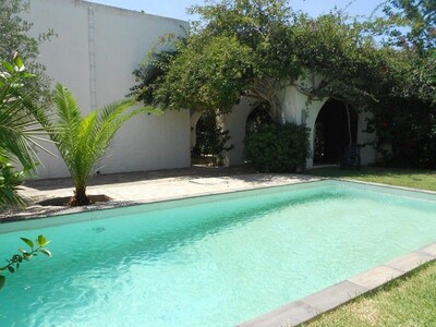 Magnifique villa avec piscine dans zone calme et chic