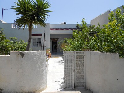 AV maison avec belle et grande jardin à hammamet