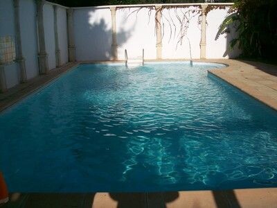 AV magnifique villa avec jolie jadin gazoner et piscine