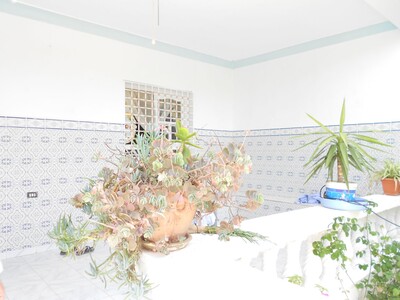 AV trés belle maison avec une superficie de