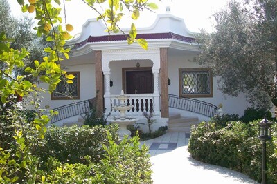 AV Villa du calme avec emplacement stratégique
