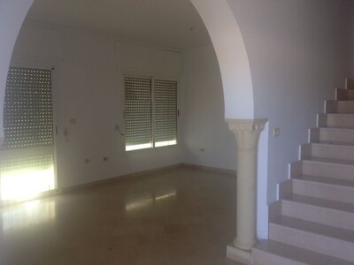 House Bunny has to Jinen Hammamet