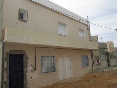 à Hammamet nord AV 2 studios étage