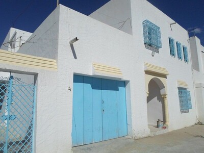 2 House next to downtown