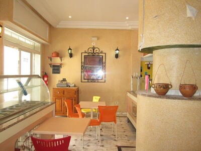 AV fond et mur proche de théâtre Hammamet