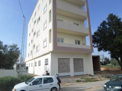 Av immeuble sur 3 étages à hammamet nord
