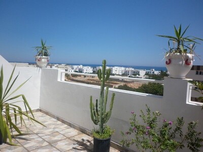 AV Appartement au 3 éme étage à Nord Vue mer