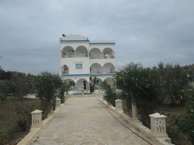 Endroit très calme AV Villa a la compagne Hammamet