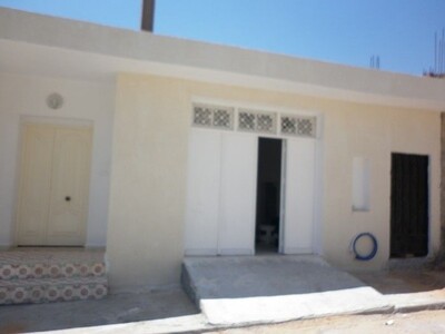 un affaire à Mrezgua Hammamet AV maison s+2