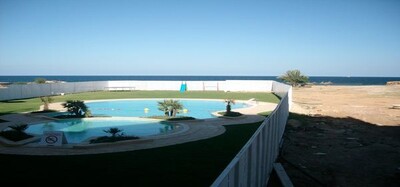 appartement front mer avec piscine