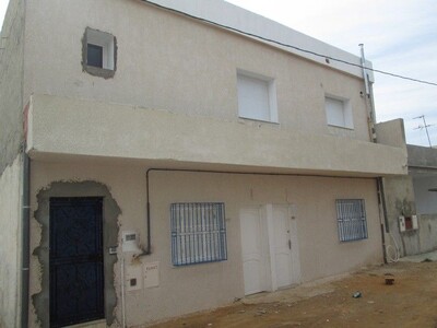 urgent AV 2 studios plus étage à Hammamet nord