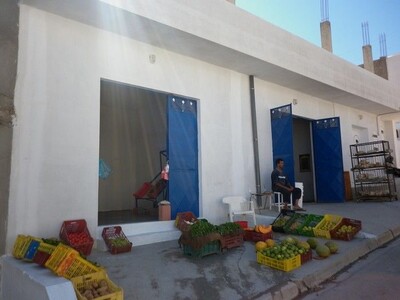 2 locaux commerciaux avec maison à Hammamet