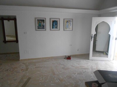 Av villa avec piscine qui a un style hammametois