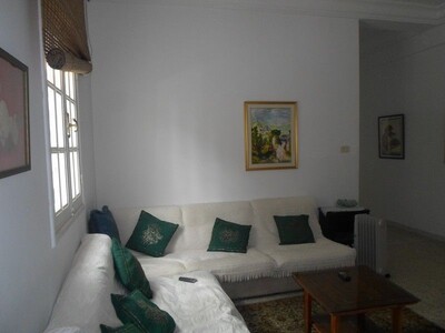 un studio dans une zone dynamqiue pr les vacances d'�t�