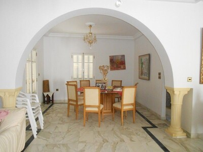 AV grande villa imposante près d’une zone touristique à HAMMAMET