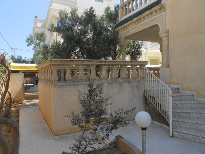 Construction avec trois niveaux excellent investissemnt