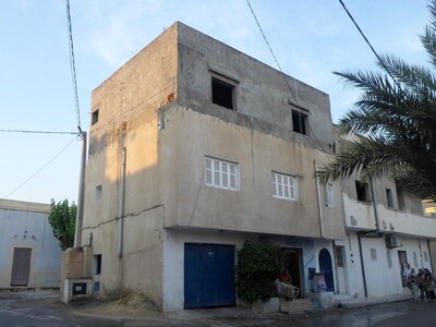 AV Une immeuble proche de centre ville hammamet