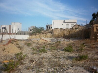 AV terrain 300m à cité reboit Hammamet
